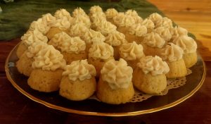 Mini maple bundt cakes with swirled frosting for weddings and parties in Orlando, Central Florida.